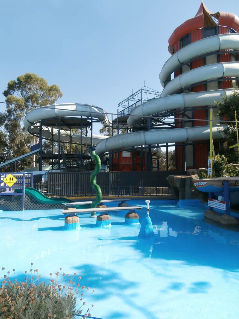 swimming, refinery, day, Pool, arts culture and entertainment, nature, plant, splash, Fun, water slide, waterslide, park, big splash, sky, Aqua, swimming pool
