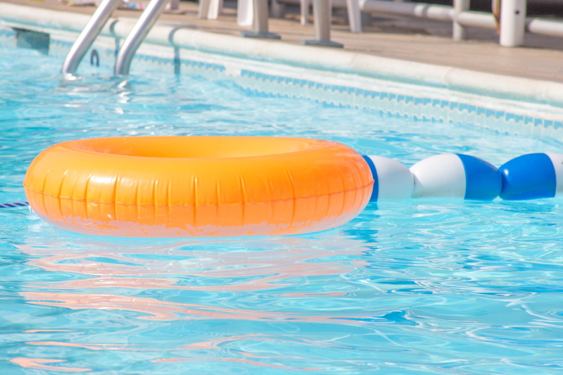 summer, swimming, blue, outside, water, tubing, wet, sunlight, day, 5K, focus on foreground, nature, inflatable, pool, swimming Pool, waterfront, leisure Activity