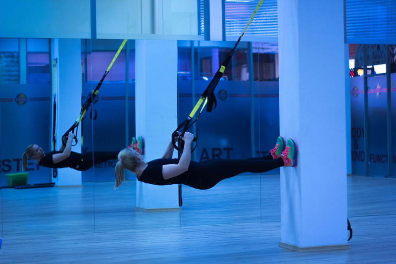 flexibility, healthy lifestyle, wellbeing, exercising, handstand, healthy, people, gymnastics, human arm, real people, strength, 4K, fashion, energy, sport