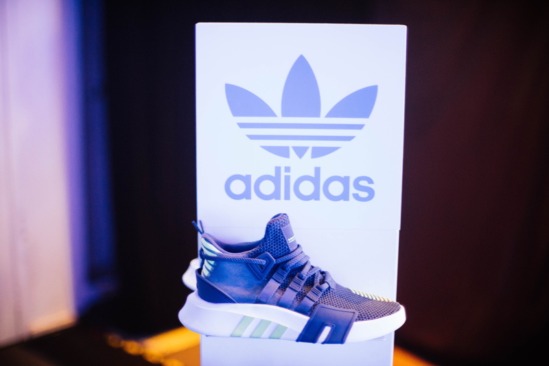 blue, day, white color, adidas, indoors, white, selective focus, text, trainer, nature, sneaker, sign, striped, still life, 5K, shoe, communication, running