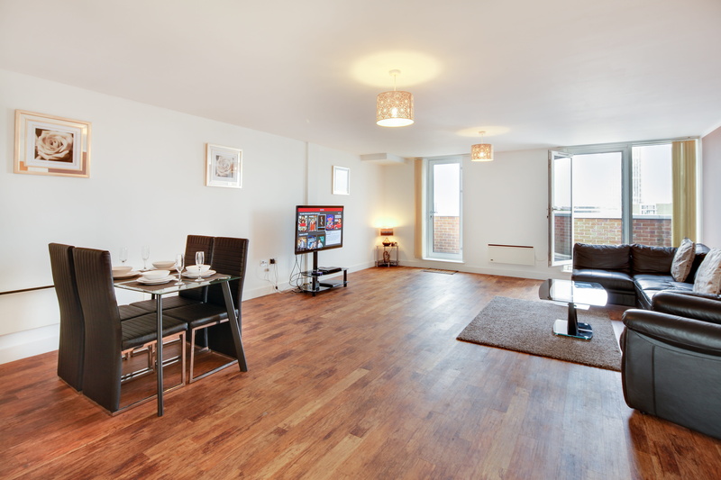 5K, hardwood floor, indoors, domestic room, wood, flooring, ceiling, no people, interior, electric lamp, modern, furniture, lighting equipment, seat, window