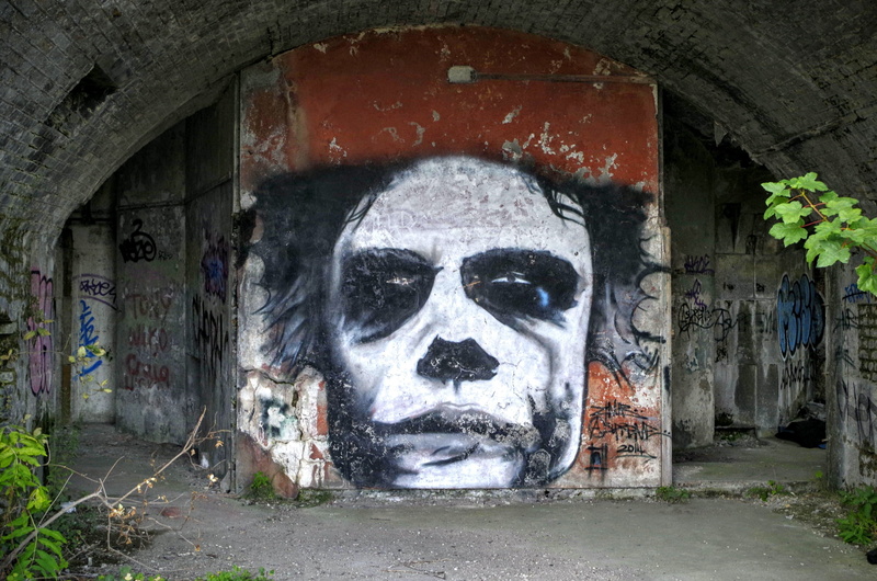 male likeness, outdoors, craft, artistic, Wall, built structure, evil, grunge, architecture And Buildings, Abandoned, creativity, vacant, paint, building exterior