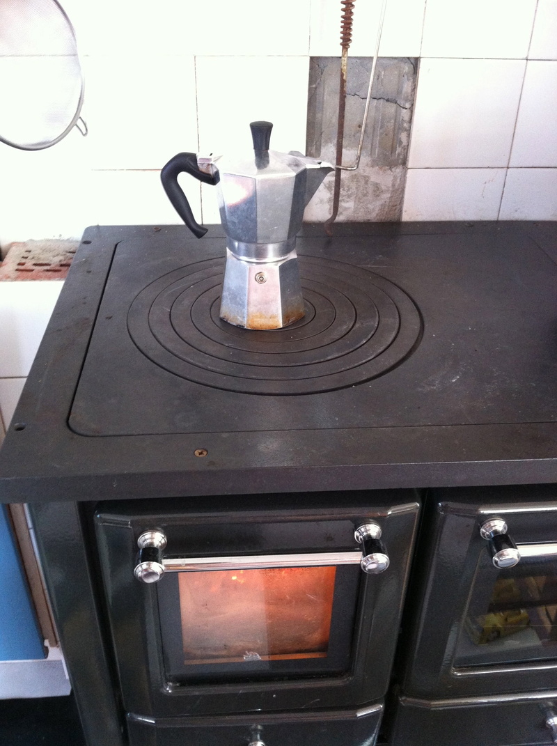 home, gas stove burner, burner - stove top, oven, old, kok, kitchen, coffee, burning, fire, kitchen utensil, steel, stove, domestic kitchen, day, fireplace