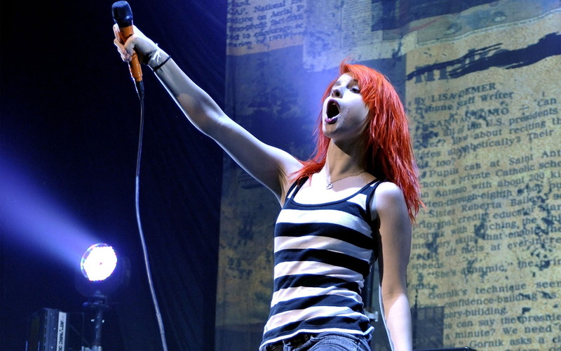 real people, Paramore, long hair, microphone, casual clothing, portrait, women, singer, holding, hair, adult, leisure activity, one person, young women