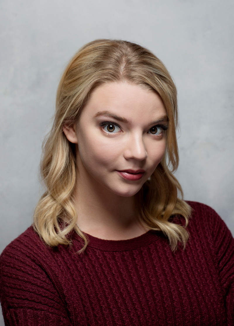 portrait, women, sweater, looking at viewer, Anya Taylor-Joy, blonde, simple background, actress, 1080P