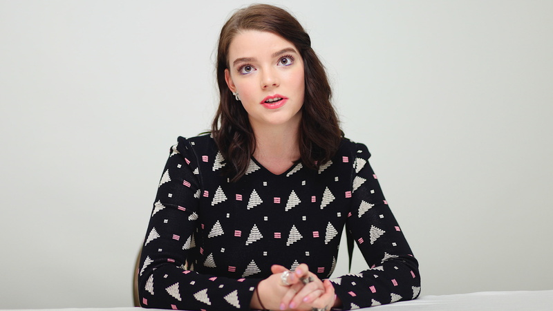 portrait, 2K, Anya Taylor-Joy, simple background, actress, brunette, women