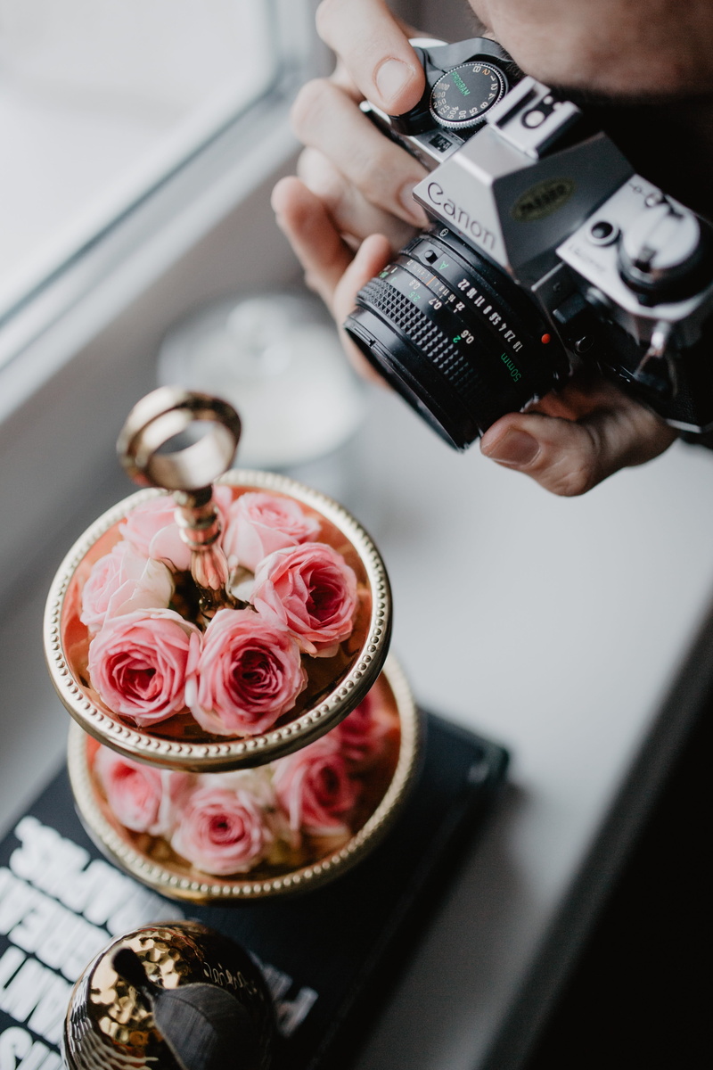 focus on foreground, holding, passion, 4K, hand, food and drink, close-up, drink, pouring, one person, photoshoot, photography, hobby, young, lifestyles