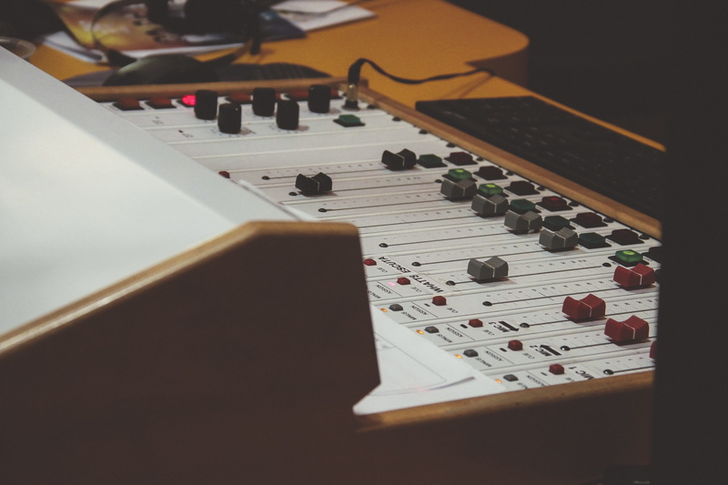 control, table, knob, clubbing, mixing desk, electrical equipment, sound mixer, sloder, mixer, musical, close-up, technology, musical equipment, sound recording equipment