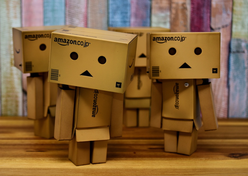 focus on foreground, art and craft, danbo, four, deco, human representation, selective focus, robot, close-up, cute, cardboard, danboards, figure, wood - material
