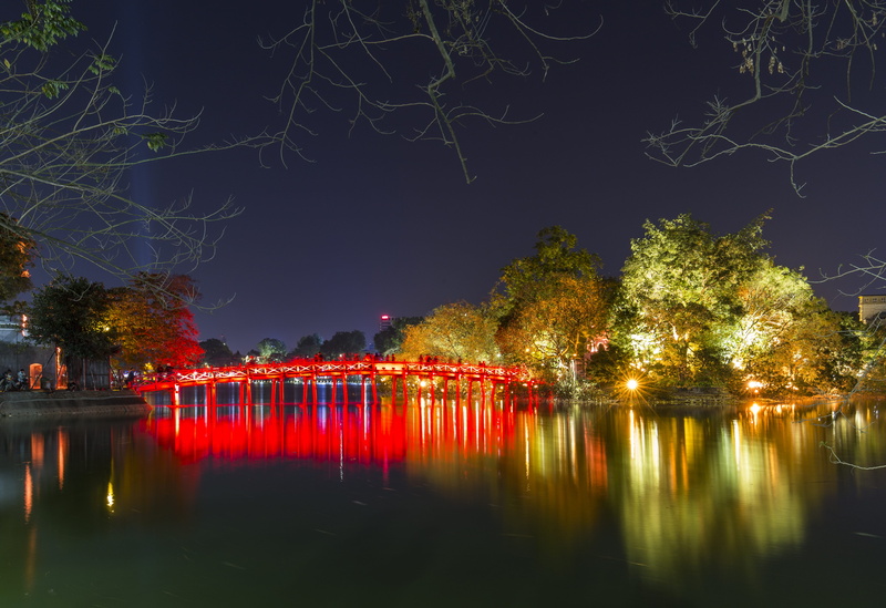 vietnam, landscape, outdoors, waterfront, beauty in nature, lake, no people, reflection, illuminated, nature, tree, hoan kiem lake, long exposure, the huc bridge