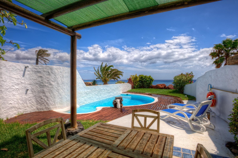 nice, house, relax, villa, palm, 1080P, architecture, grass, ocean, decor, clouds, hdr, beautiful, lounge, quiet