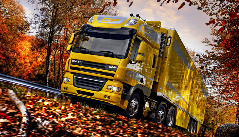 the trailer, clouds, roadside, 4K, 6x2, trees, the sky, tractor, blur, DAF CF85.460, Space Cab, DAF, the fence, yellow, foliage, autumn, road