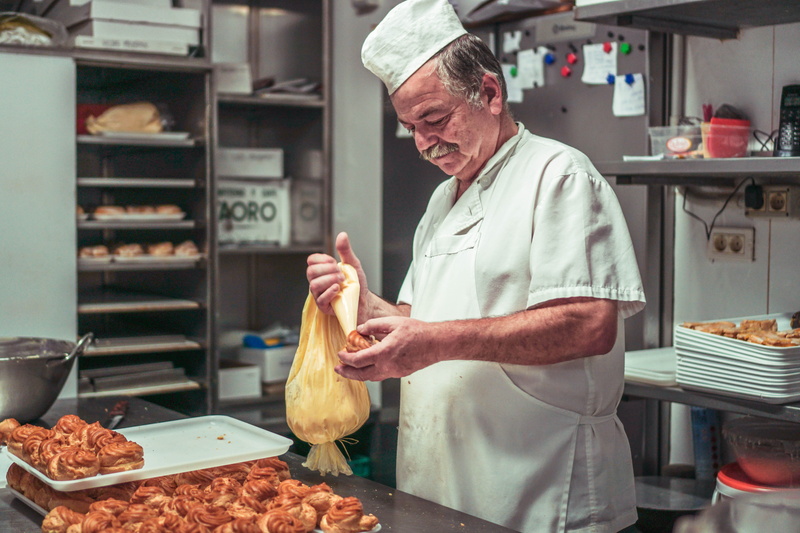 men, flatbread, food and drink industry, food and drink establishment, freshness, occupation, store, business, preparation, one person, working, males