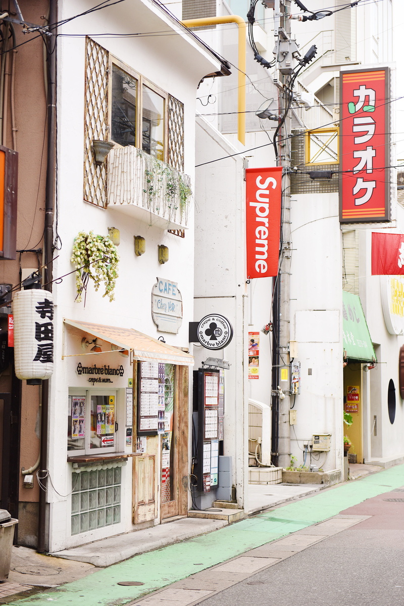 travel Destinations, shop, red, famous Place, city, business, daylight, japan, outdoors, logo, shopping, restaurant, city Life, supreme, 5K, building Exterior