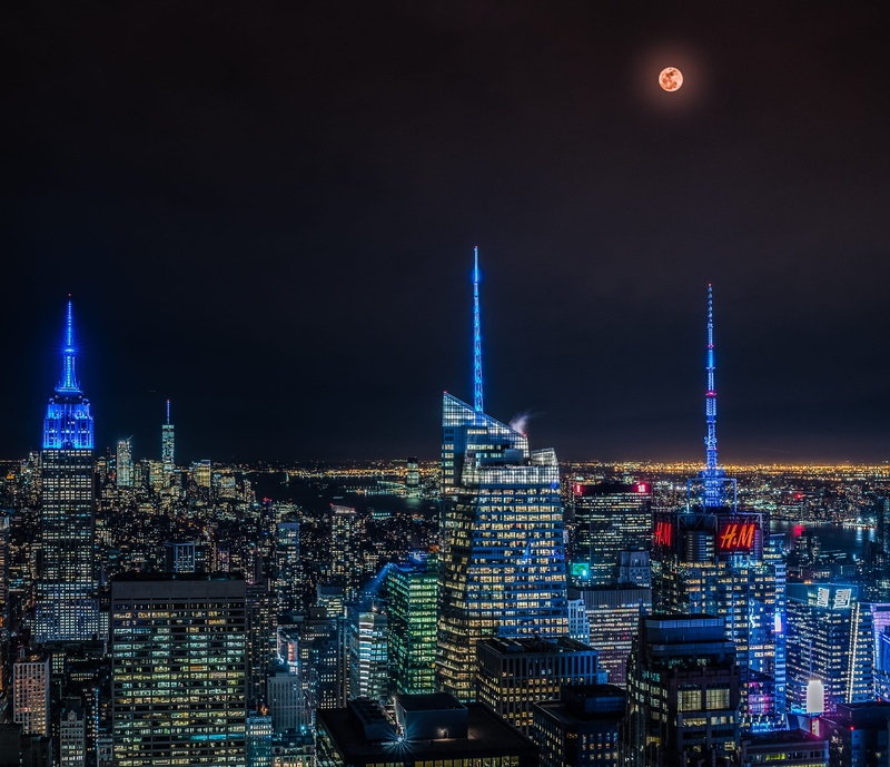 crowded, tower, nightlife, moon, full moon, nyc, office building exterior, 42nd street, building exterior, nature, outdoors, built structure, 2K, city