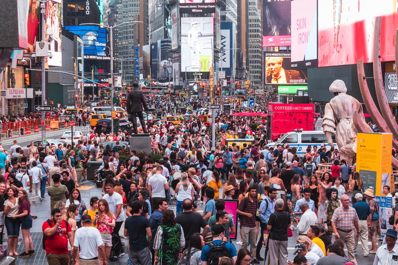 large group of people, lifestyles, built structure, city, york, advertisement, group of people, s, crown, travel destinations, street, outdoors, men, 5K
