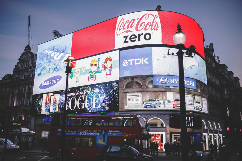 city, piccadilly circus, red, marketing, built structure, nature, sky, 5K, building, signage, outdoors, western script, commercial sign, zero, text, cars