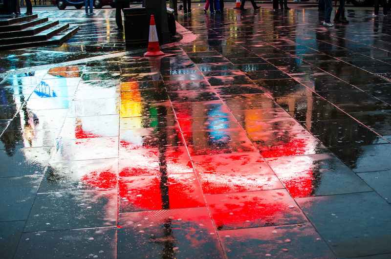 england, transparent, raindrop, monsoon, red, uk, drop, outdoors, famous, lighting, london, multi colored, travel, street, wet, architecture, no people
