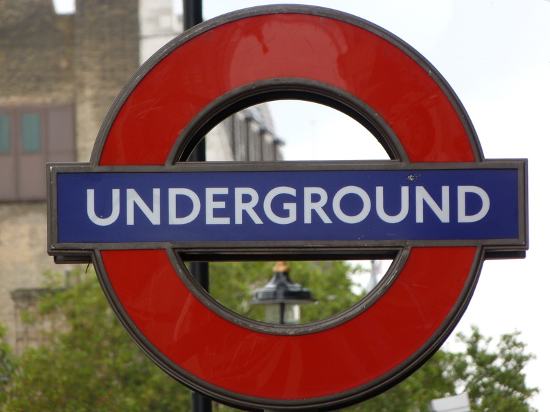 sign, iconic, western script, london, people, united kingdom, bokeh, message, information, circle, focus on foreground, outdoors, communication, nature