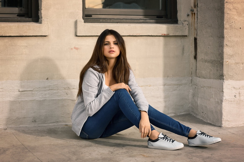 brunette, jeans, Selena Gomez, brown eyes, 1080P, celebrity, women