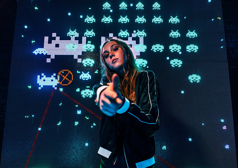 5K, videogame, pixel, dark, blonde, adult, cheerful, females, black, smiling, graph, ideas, arcade, finger gun, males, retro, men, portrait, data, people