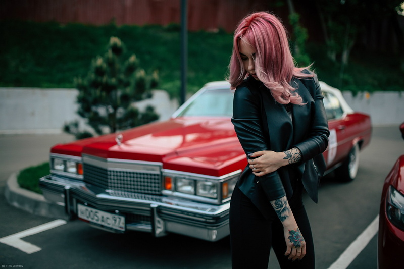 one person, transportation, standing, leisure activity, land vehicle, hair, 1080P, Cadillac, three quarter length, lifestyles, blond hair, mode of transportation