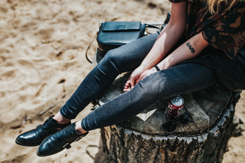 coca-cola, adult, female, couple - relationship, drink, men, outdoors, beach, coke, stump, tree, caucasian Ethnicity, day, 4K, blonde, one Person, lifestyles
