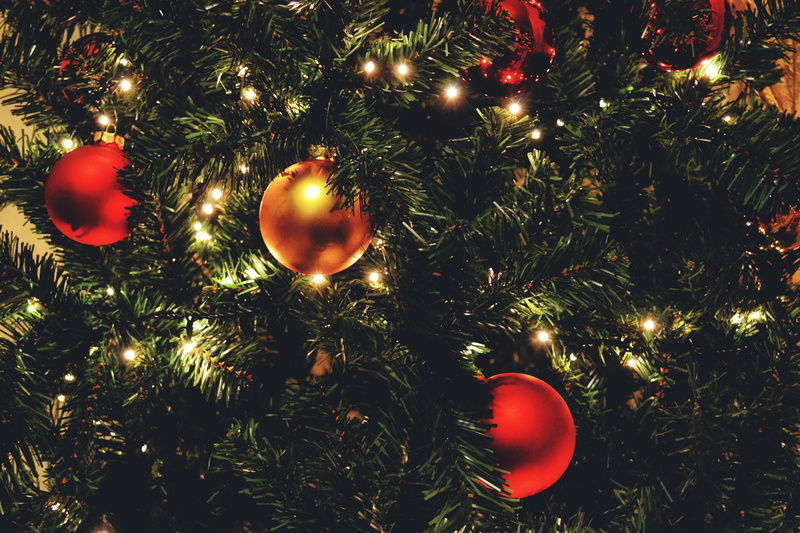 4K, decorations, shiny, lights, christmas lights, christmas Ornament, decoration, Christmas tree lights, xmas, christmas decoration, holiday, christmas Tree