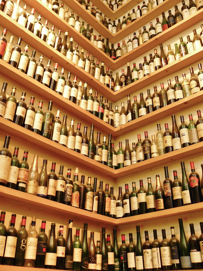 arrangement, abundance, wineries, bottle, wine, storage, wines, indoors, order, wine trade, glass, wine bottles, choice, wine tasting, food and drink, large group of objects