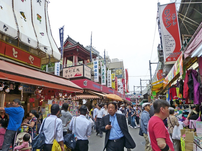 shop, women, two rows, consumerism, large group of people, tokyo, retail, day, stall, clothing, ueno, real people, sky, crowd, building exterior, communication