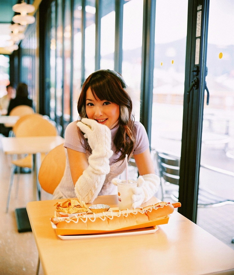 720P, sitting, cafeteria, brunette, Sasaki Nozomi, hot dogs, brown eyes, Visual Young Jum, Asian