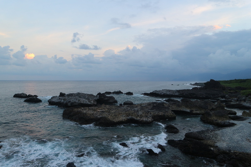 cheng gong, taiwan, sky, rock - object, iceland, 5K, sunset, rocky coastline, scenics - nature, scenic, tranquility, sea, bridge, dragon bridge, land