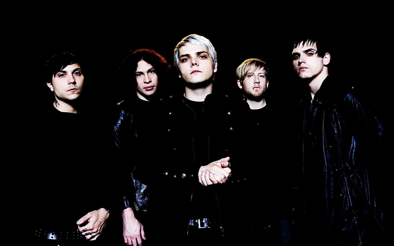 My chemical romance, women, waist up, indoors, digital composite, men, 1080P, Background, lifestyles, Look, young adult, Members, night, looking, real people