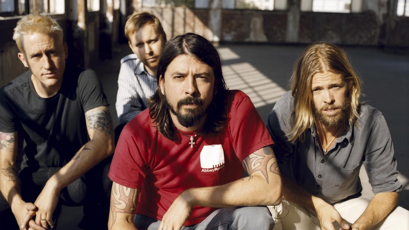 looking, males, people, contemplation, Band, women, social issues, crowd, Hair, hairstyle, sitting, adult, waist up, beard, emotion, depression - sadness