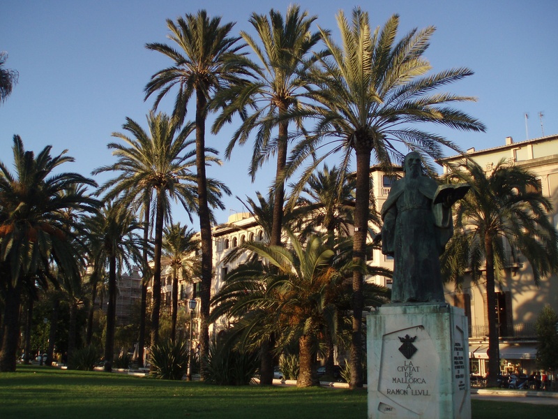 sculpture, statue, communication, coconut palm tree, tropical tree, plant, palma de mallorca, tropical climate, tree, trunk, date palm tree, 2K, art and craft