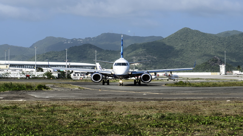 vehicle, st martin, st maarten, nature, mountain range, motion, 747, airport runway, airport, road, day, no people, land vehicle, 4K, beauty in nature