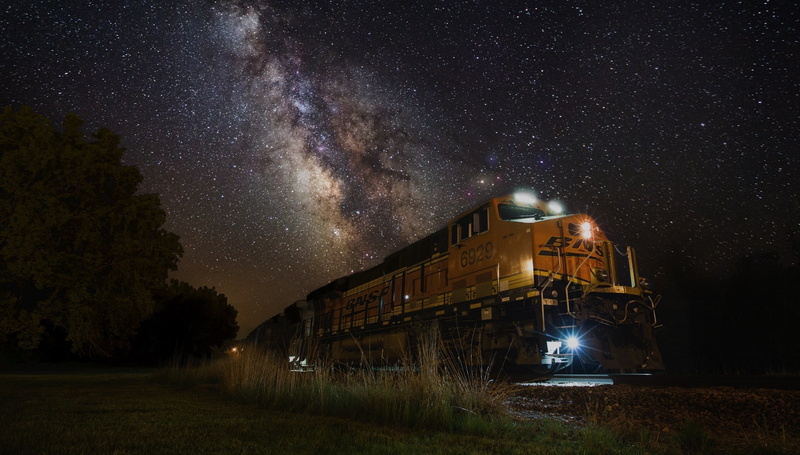 technology, railway, nature, 1080P, South Dakota, train, galaxy, stars, machine, shrubs, grass, long exposure, night, landscape, lights, Milky Way