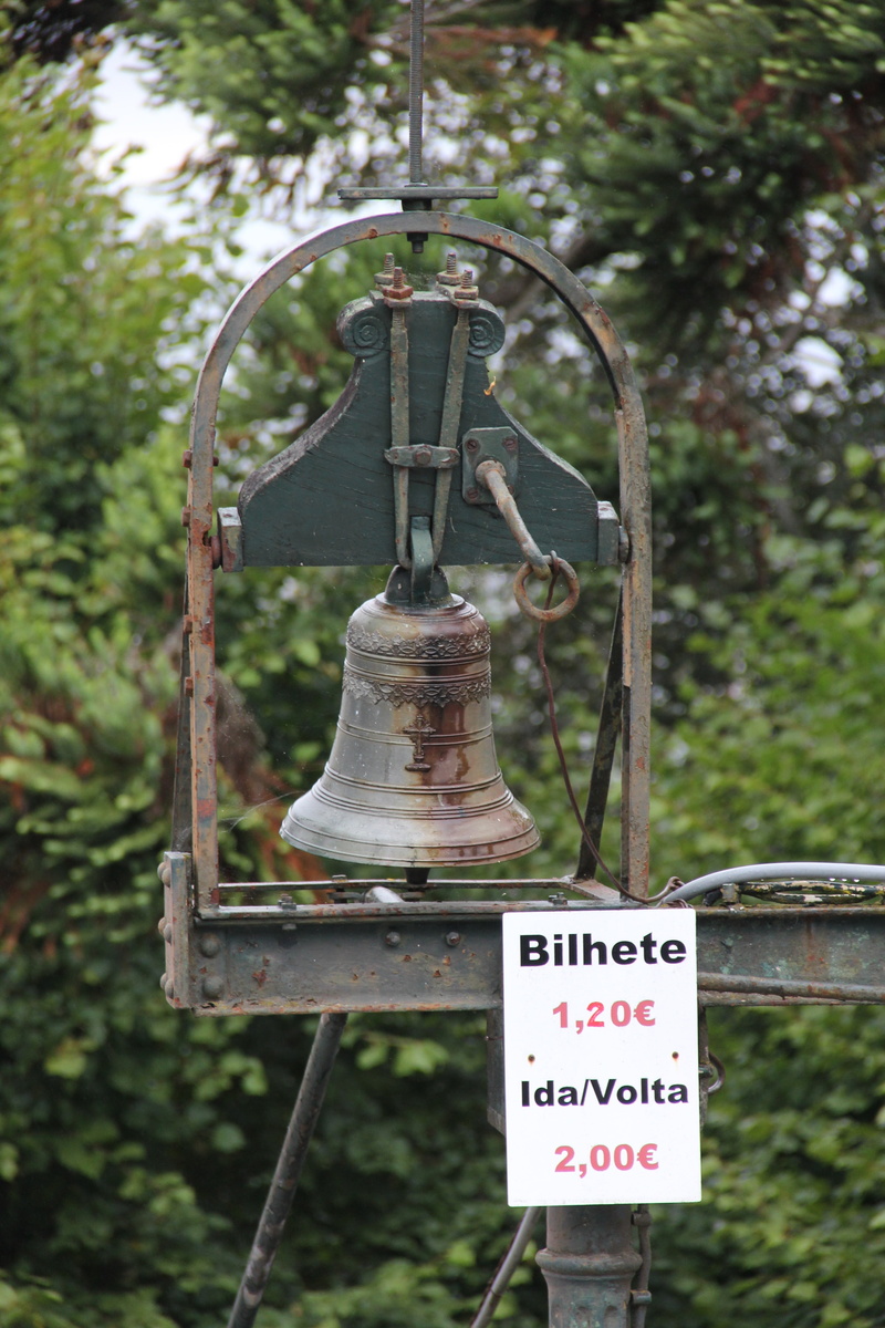 plant, bell, information, no people, communication, western script, non-western script, sign, day, old, script, board, 5K, hanging, outdoors, close-up