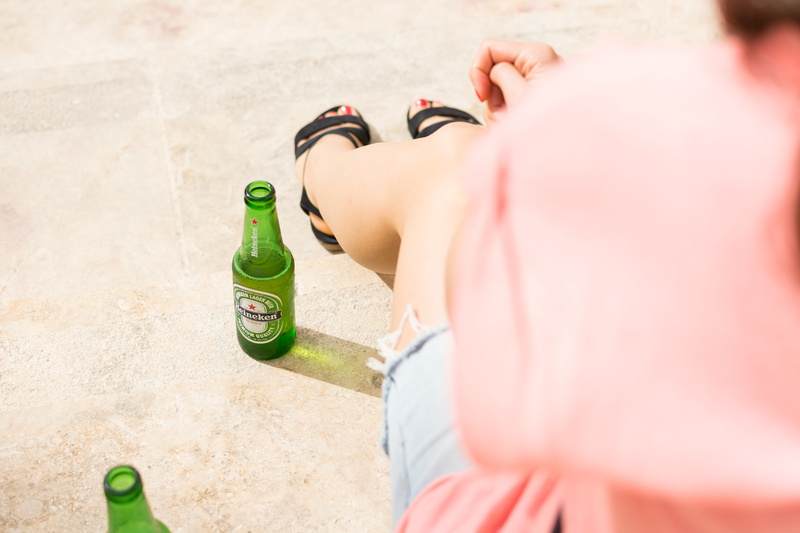 outdoors, caucasian Ethnicity, 5K, bottle, drinking Water, drinking, Heineken beer, drink, women, one person, young Adult, hands, nature, thirsty, men