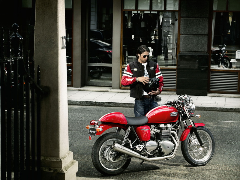 2010, 720P, thruxton, triumph