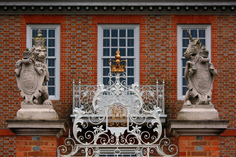 art and craft, home, historical, carriage, ornate, built structure, 2K, no people, politics, history, palace gate, angel, male likeness, windows, window
