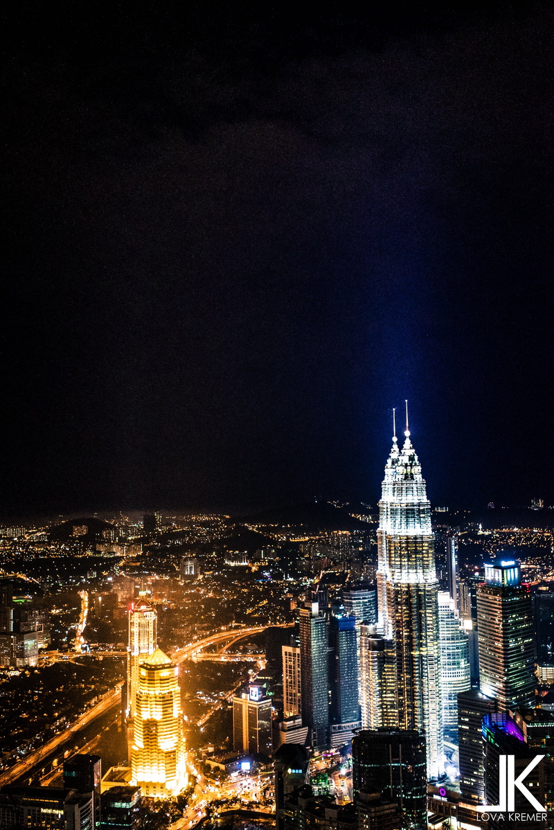 city, architecture, modern, financial district, night, copy space, sky, black, tall - high, built structure, office building exterior, building, white