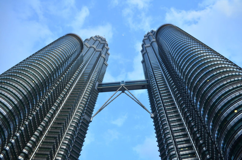 petronas, building, amazing, office building exterior, nature, kuala lumpur, mandala, directly below, twin towers, beautiful, cloud - sky, arquitectura