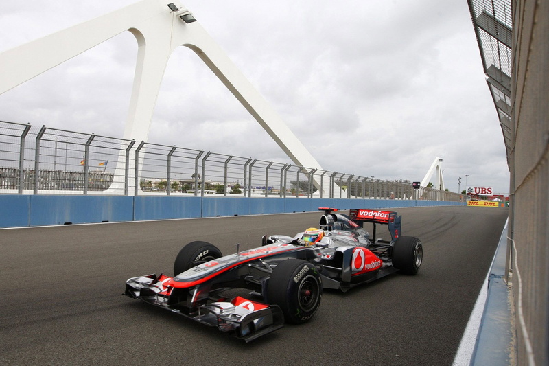 car, formula 1, auto racing, sports race, built structure, Lewis Hamilton, architecture, Spain, day, mp4-26, land vehicle, McLaren, formula one, cloud - sky