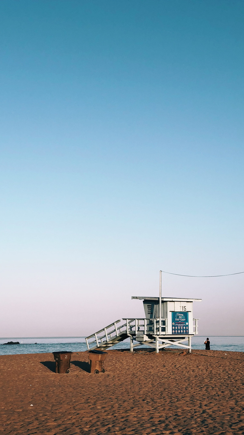 hut, land, beach, horizon over water, safety, 4K, sky, scenics - nature, incidental people, built structure, santa monica, beauty in nature, man made structure