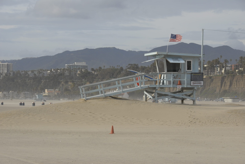 outdoors, lifeguard tower, lifeguard hut, santa monica, united states, sky, santa monica beach, lifeguard, flag, patriotism, beauty in nature, building exterior