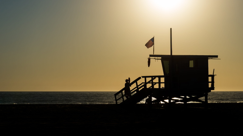 backlit, guard, landscape, sun, sky, near, light, passenger craft, seashore, safety, house, watercraft, evening, horizon, beach, Santa Monica, built structure