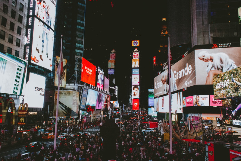 building Exterior, night, nighttime, time, 5K, cityscape, manhattan - New York City, built Structure, square, travel Destinations, sign, crowd, traffic