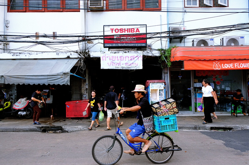 communication, bike, shopping, architecture, text, thailand, street, day, women, transportation, pak khlong, asia, city, pak khlong market (flower market)