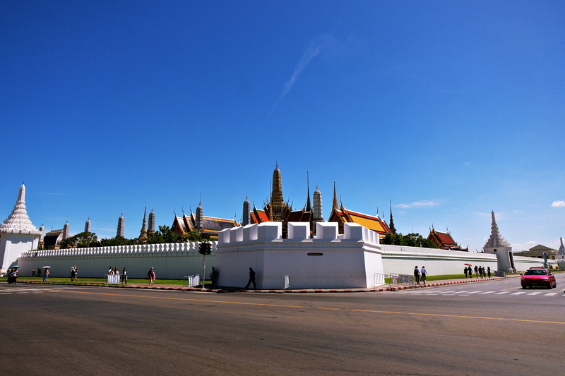 5K, history, thailand, street, sky, nature, old, bangkok, built structure, outdoors, city, blue, wat phra kaew, incidental people, bluesky, building, bkk